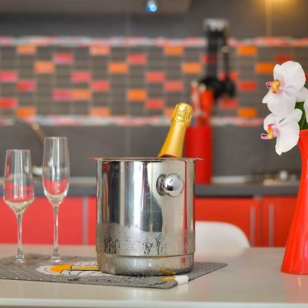 Bluebenalmadena 200Meters From The Beach With Jacuzzi And Rooftop Terrace (Adults Only) Exteriér fotografie